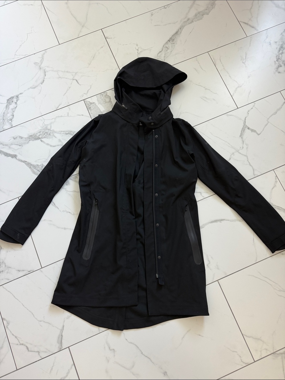 Nike Women's HyperShield HyperAdapt Jacket in size small